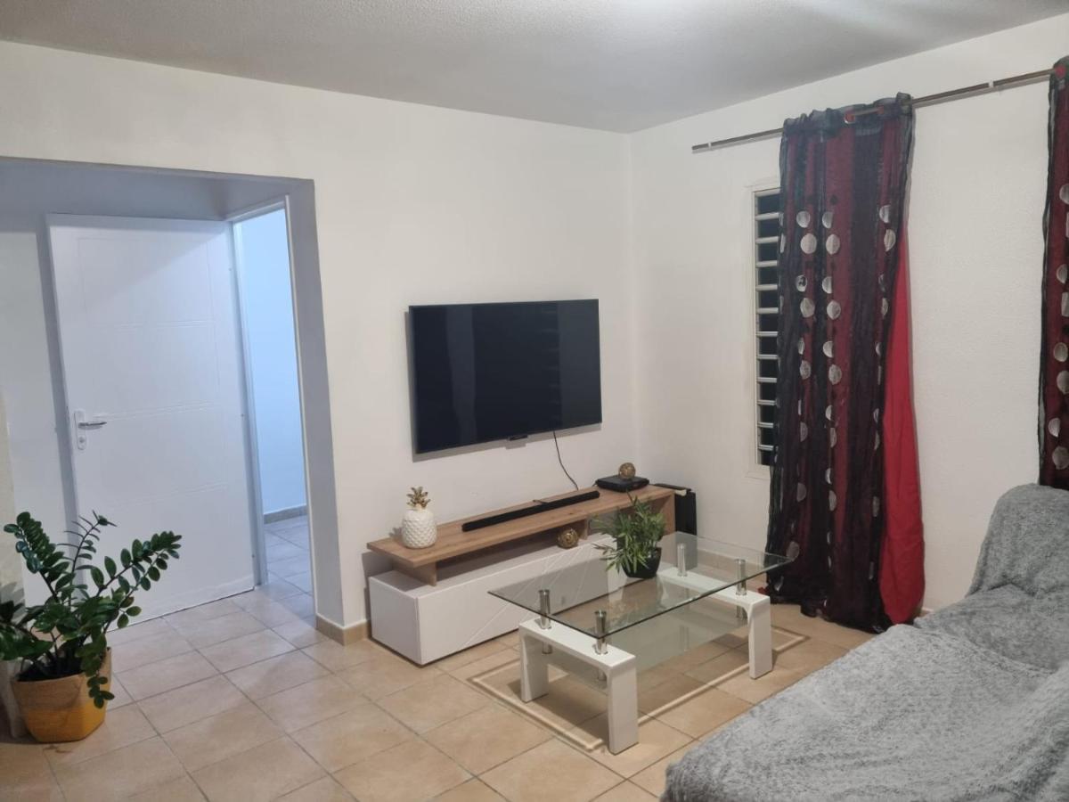 레자빔 Location De Charme Aux Abymes 아파트 외부 사진